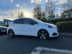 
										Peugeot 208 GT Line full									