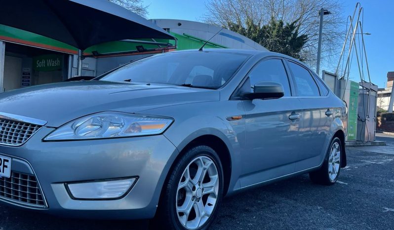 
								Ford Mondeo Titanium full									