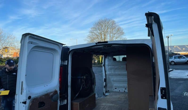 
								Vauxhall Vivaro full									