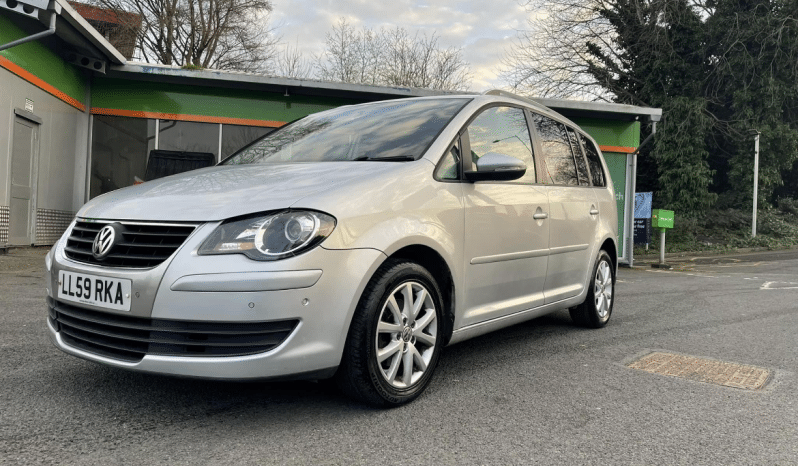 
								Volkswagen Touran For Sale full									