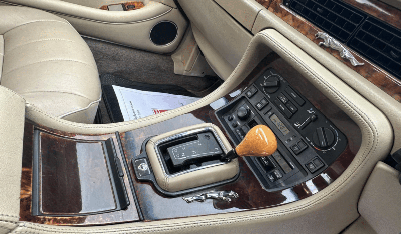 
								JAGUAR XJ6 GOLD FOR SALE full									