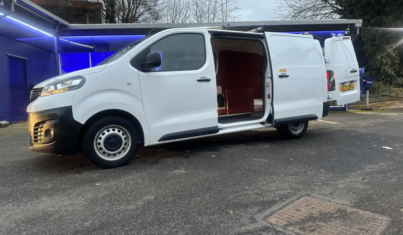 
								VAUXHALL VIVARO FOR SALE full									