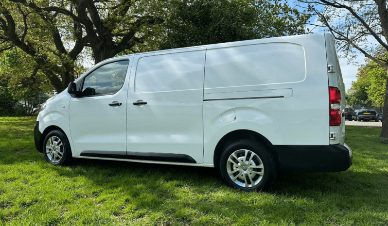 
								VAUXHALL VIVARO FOR SALE full									