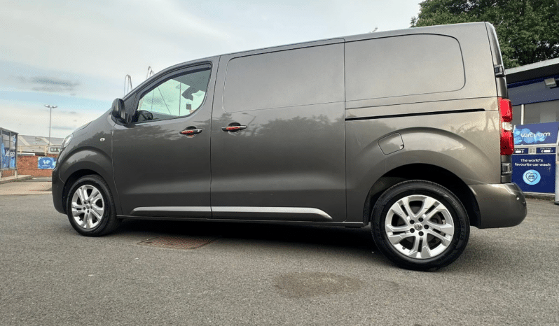 
								VAUXHALL VIVARO FOR SALE full									