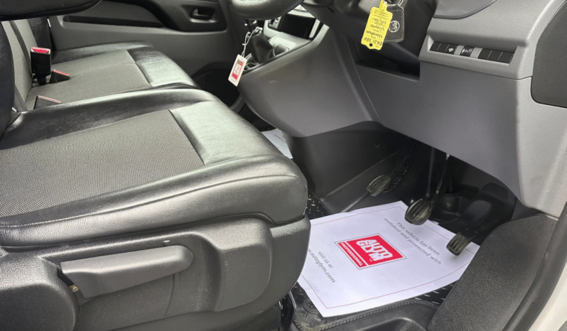 
								VAUXHALL VIVARO FOR SALE full									