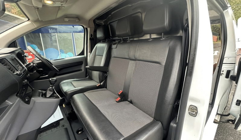 
								VAUXHALL VIVARO FOR SALE full									