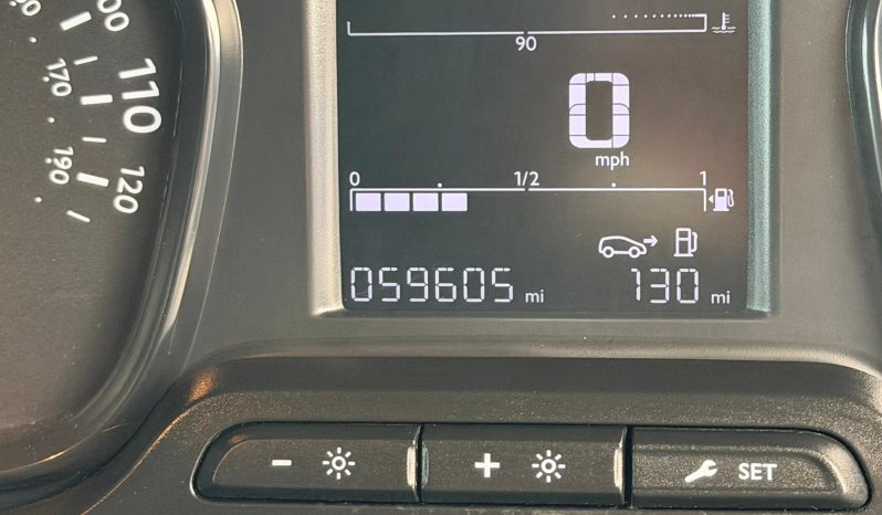 
								2020 VAUXHALL VIVARO LWB full									