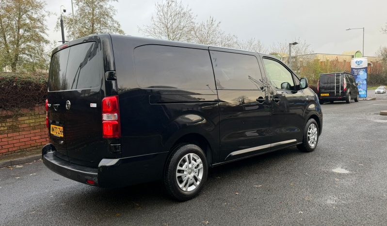 
								VAUXHALL VIVARO CREW CAB 3100 SPORTIVE full									