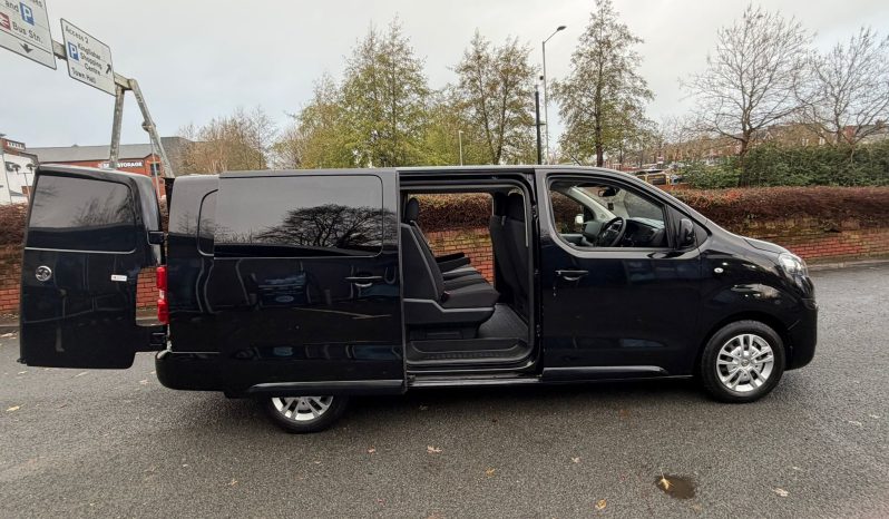 
								VAUXHALL VIVARO CREW CAB 3100 SPORTIVE full									