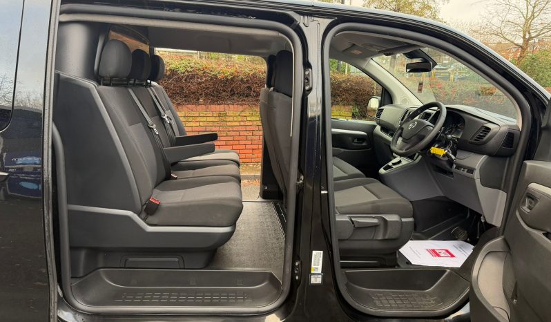 
								VAUXHALL VIVARO CREW CAB 3100 SPORTIVE full									