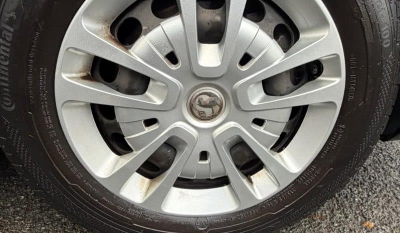 
								VAUXHALL VIVARO CREW CAB 3100 SPORTIVE full									