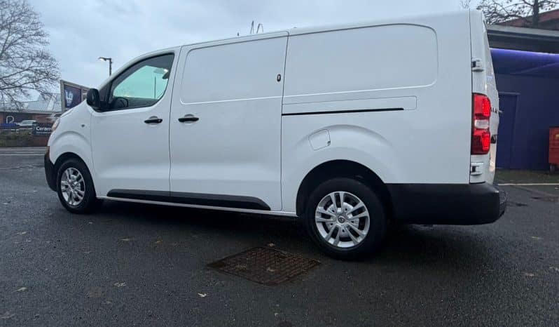 
								Vauxhall Vivaro 2021 full									