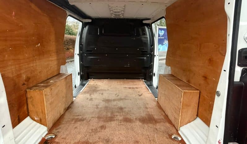 
								Vauxhall Vivaro 2021 full									