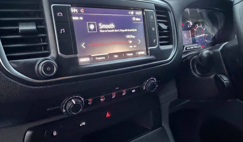 
								Vauxhall Vivaro 2021 full									