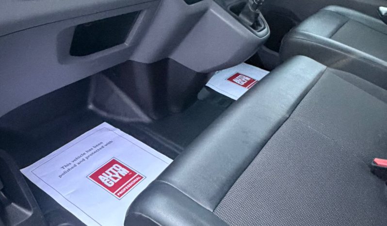 
								Vauxhall Vivaro 2021 full									