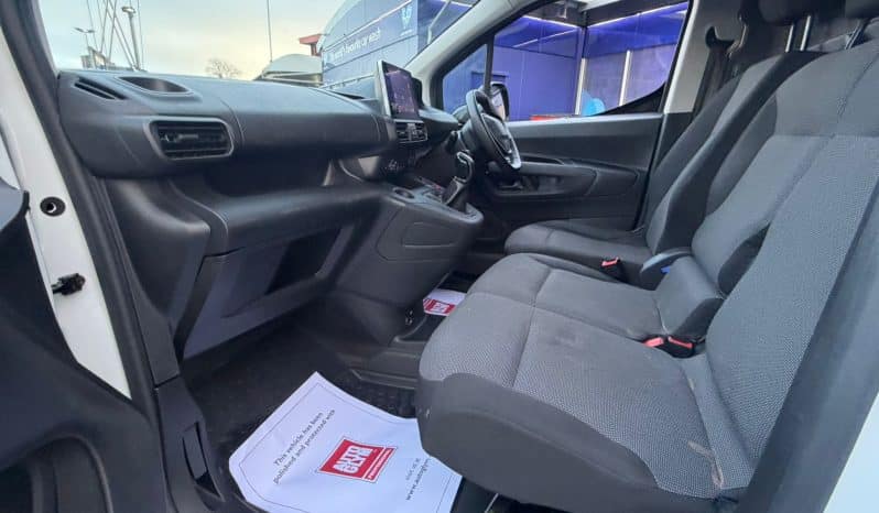 
								Peugeot Partner Van full									